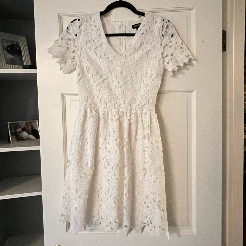 Dee Elly white floral jacquard dress
